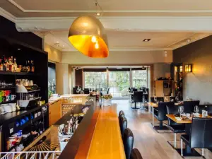 Guzto Restaurant
