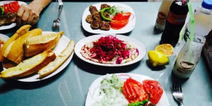Devecioglu Kofte Salonu