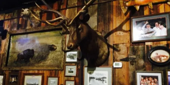 Lardo's Grill & Saloon