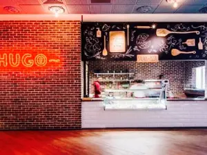 Hugo - Restaurant & Treats