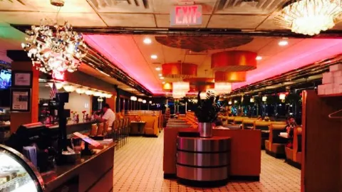 The Hollywood Diner and Bar in 글로스터 카운티