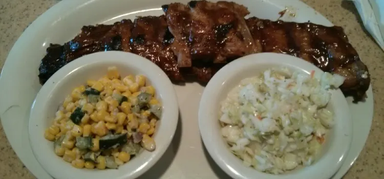 Oakwood Smokehouse & Grill