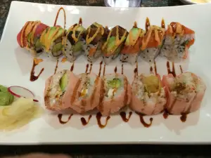Umami Sushi Lounge & Grill Fusion