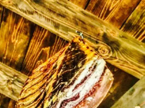 Tapas & Wine Bar Gurme