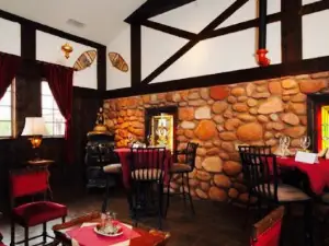 Relics Restaurant & Roadhouse