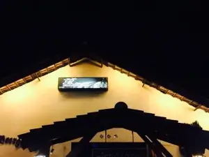 German Restaurant, Rolands