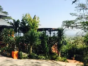 Thaton Hill Resort & Restaurant