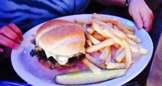 Cerno's Bar & Grill