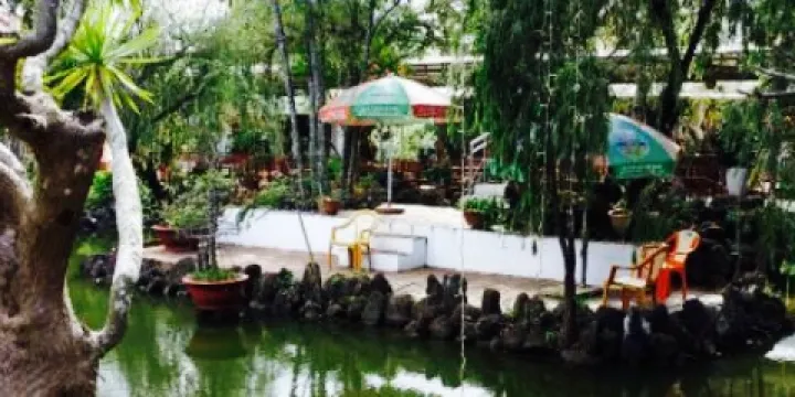 Nhà hàng Biển Hồ Xanh