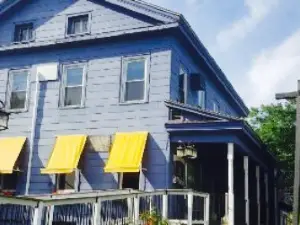 Cora's 1850 Bistro
