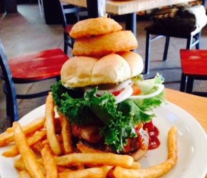 Backarack's Sports Bar & Grill