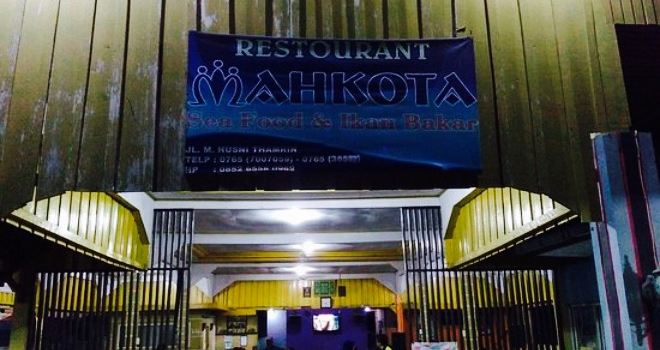 Mahkota Seafood and Ikan Bakar