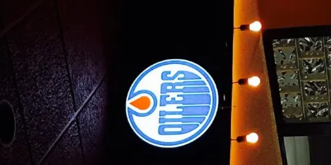 Tractor Jacks Pub, Bar & Grill