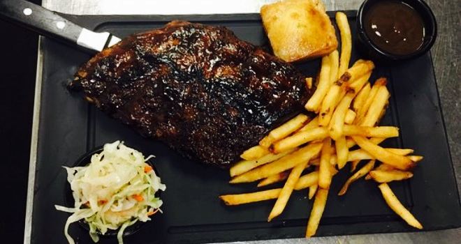 Montana's BBQ & Bar