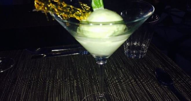 On the rocks Restaurant & Lounge