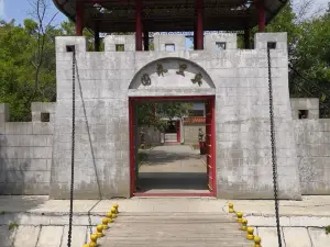 North China Ethnic Park, Crescent Lake