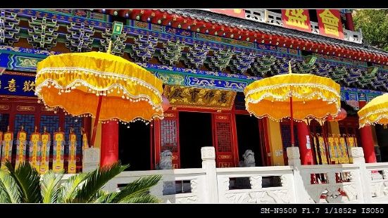 北普陀山禅寺坐落在锦州市北普陀山风景区内，号称北国第一佛山，
