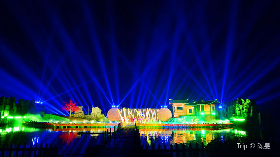 Dream Of Bama Large Live-Action Performance