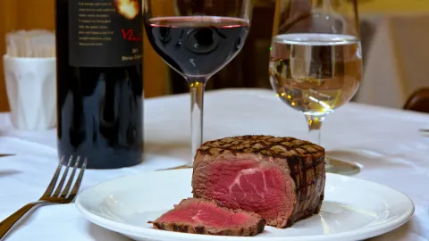 Vlado's Charcoal Grill in メルボルン