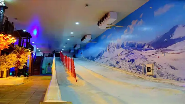 Indoor Skiing in Changsha