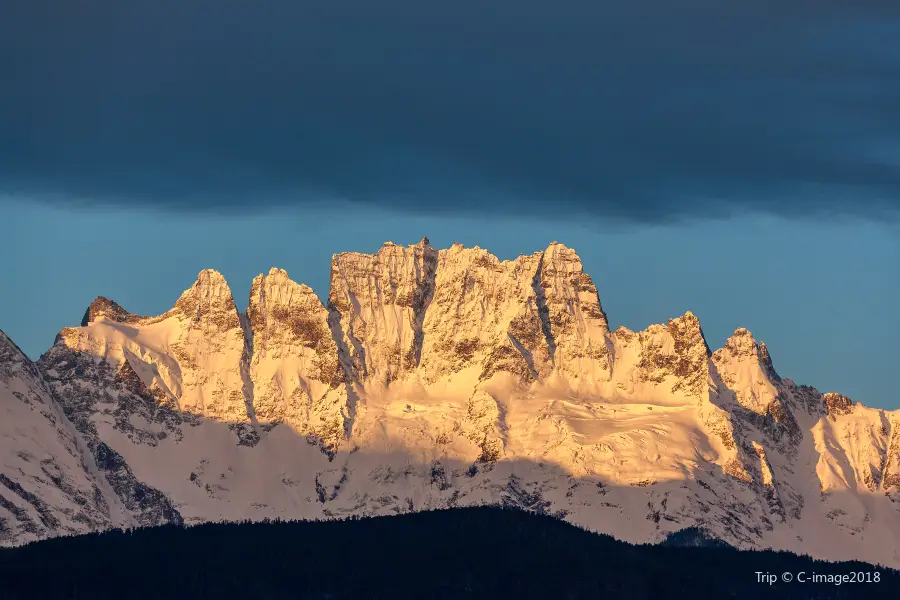 Wuguan Peak