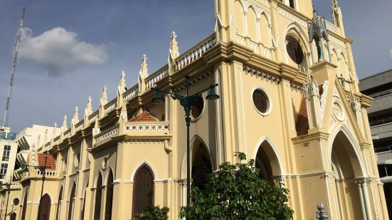 曼谷的圣母升天教堂就在曼谷唐人街往南走一点点的位置。它是一座