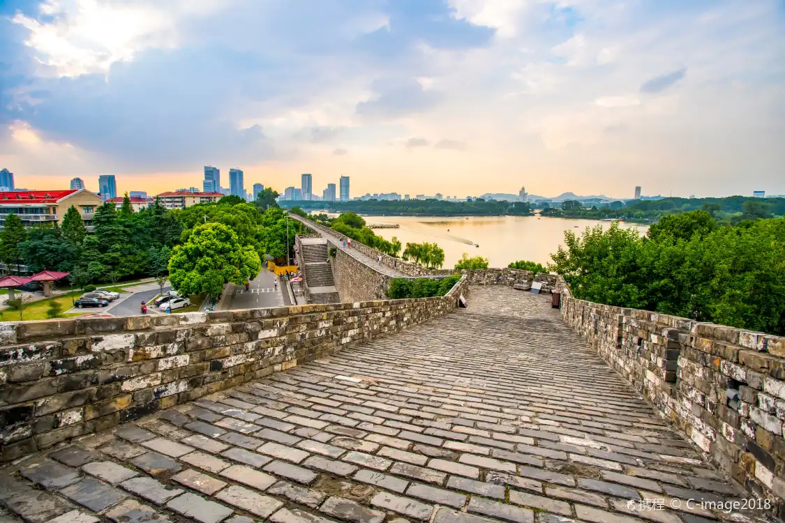 Hotels near Nanjing City Wall