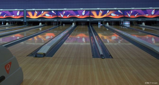 Hoopla's Family Fun & Longshots Grill