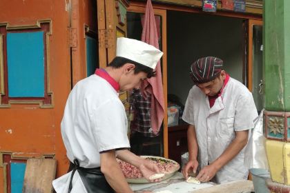 库车阿力木夹馅面食馆