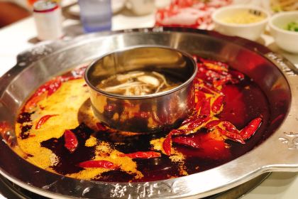 DaLongYi Hot Pot 大龙燚火锅