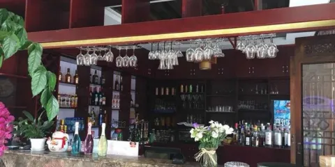 烏托邦酒吧