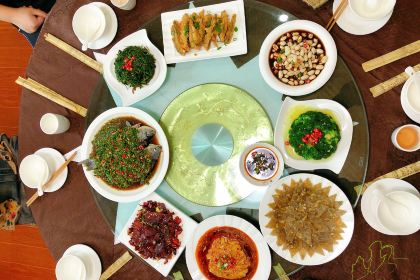 金源山庄(G108店)