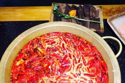 吴铭怀旧火锅 稻城亚丁店