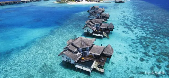 The Dream of Isolated Holiday: Maldives resort