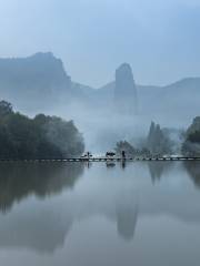 鼎湖峰