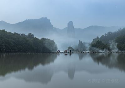 鼎湖峰