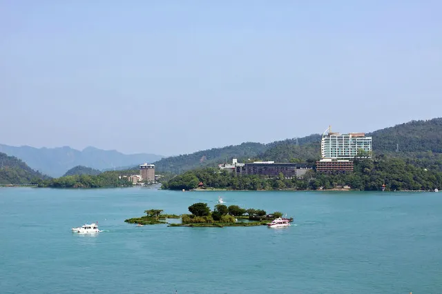 A Practical Strategy for Visiting Sun Moon Lake