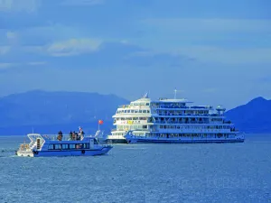 Erhai Lake Cruise