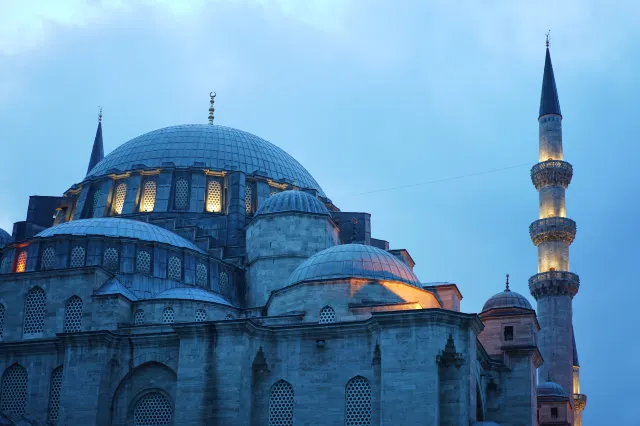 Iconic Blue in Istanbul: Sultan Ahmed Mosque You Cannot Miss