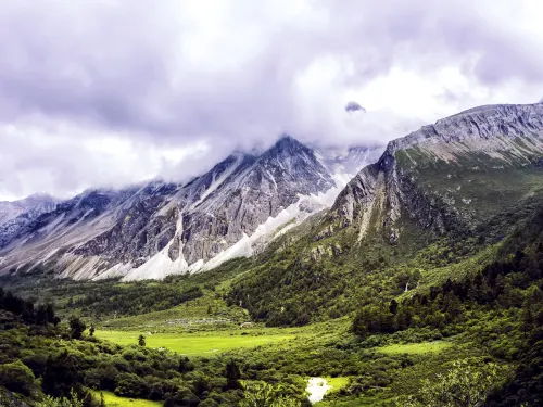 Daocheng Yading: 7 Beautiful Scene and Snowy Plateau