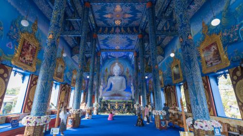 Wat Rong Suea Ten (Blue Temple)