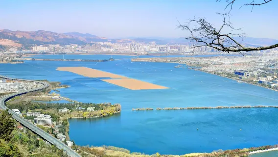 Tour charter di 1 giorno a Kunming: Foresta di pietra, Jiuxiang, villaggi etnici e Xishan (scelta libera di più combinazioni di itinerari)