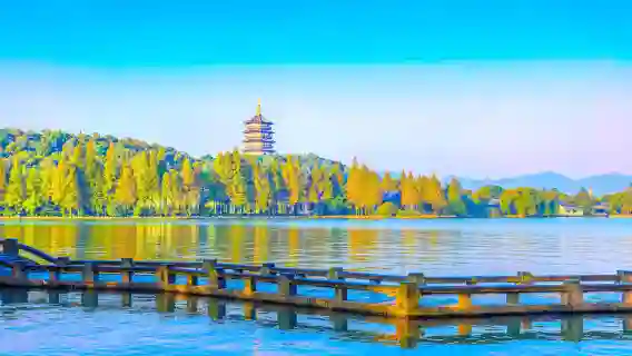 杭州西湖遊船+雷峰塔下午半日遊【導遊導覽 純玩含所有門票】
