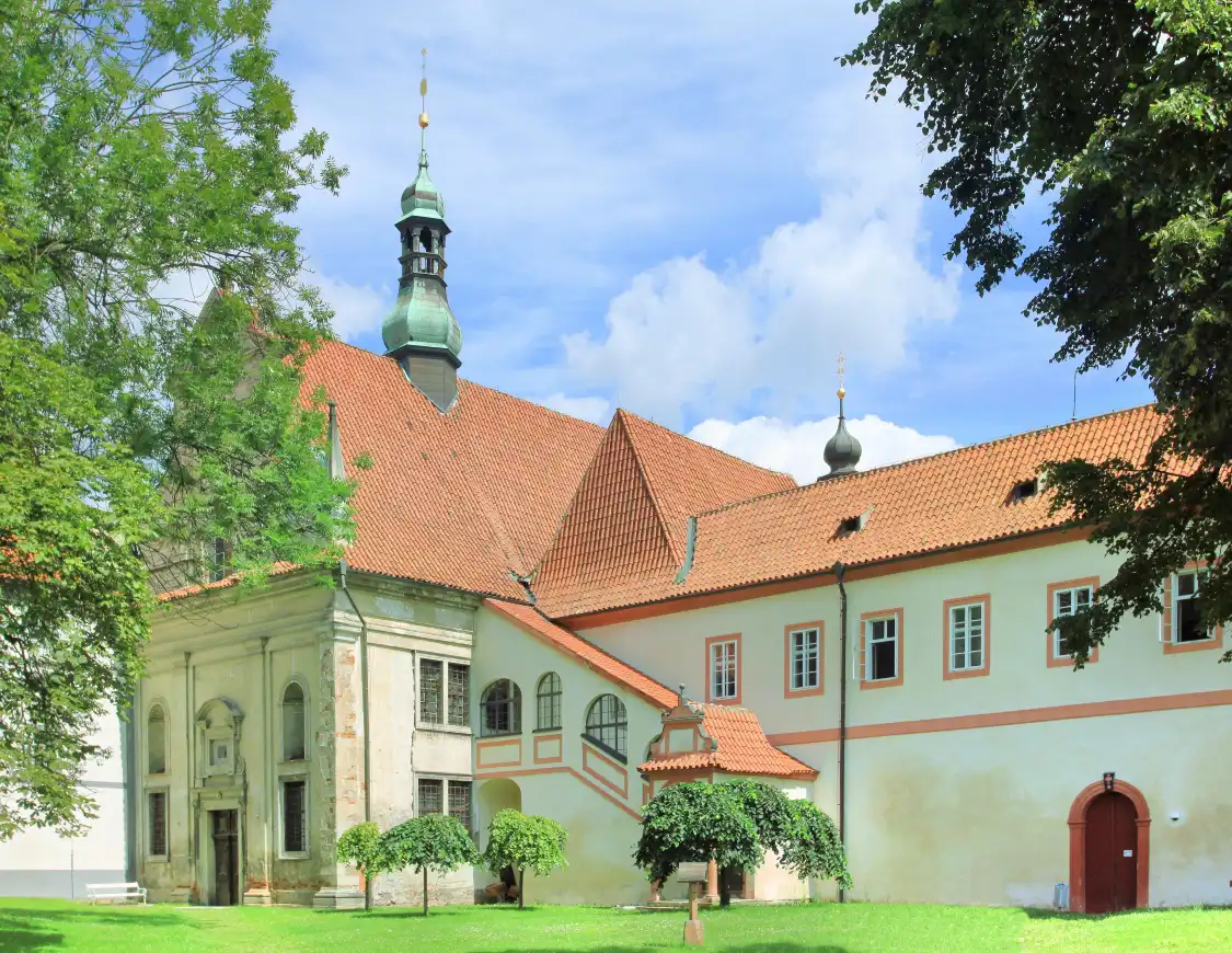 Các khách sạn gần Minorite Monastery