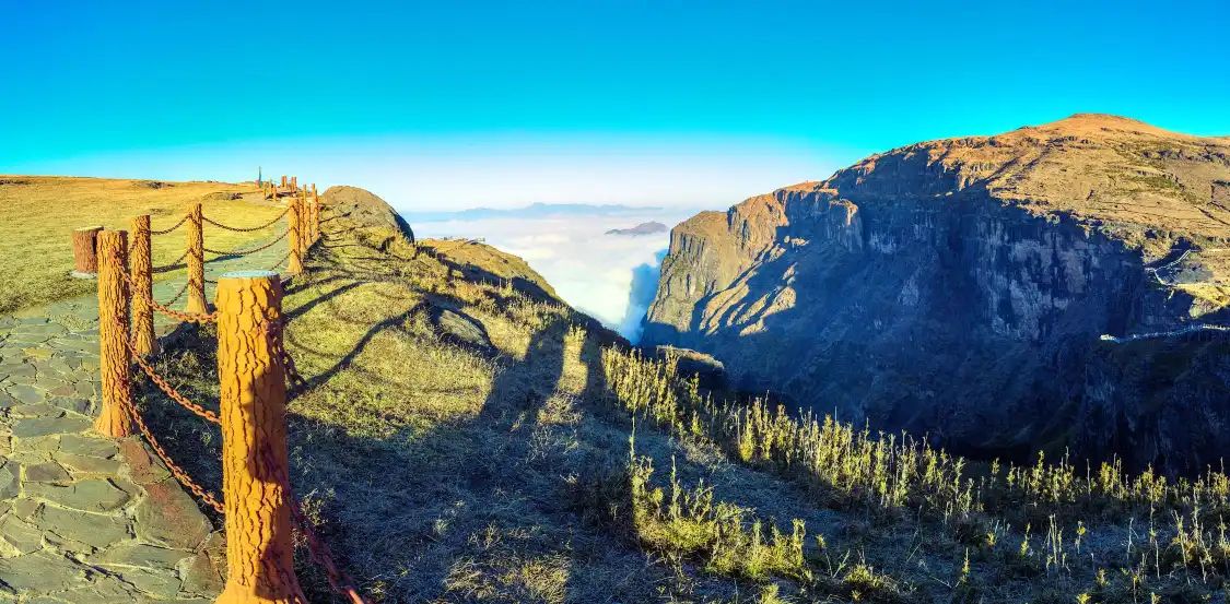 Các khách sạn gần Jigongshan Grand Canyon