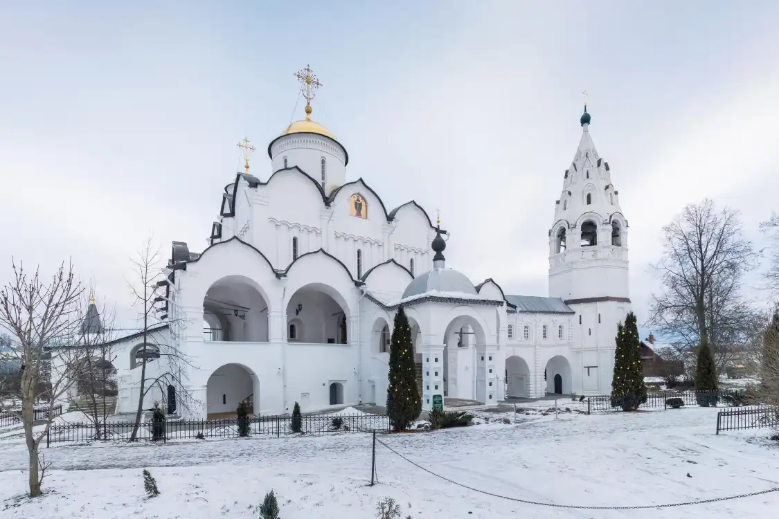 Hotels near Pokrovsky Monastery