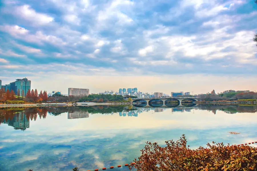 Sangdong Lake Park