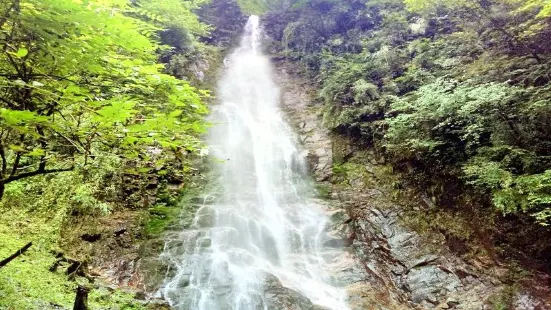 西嶺雪山大飛水風景區