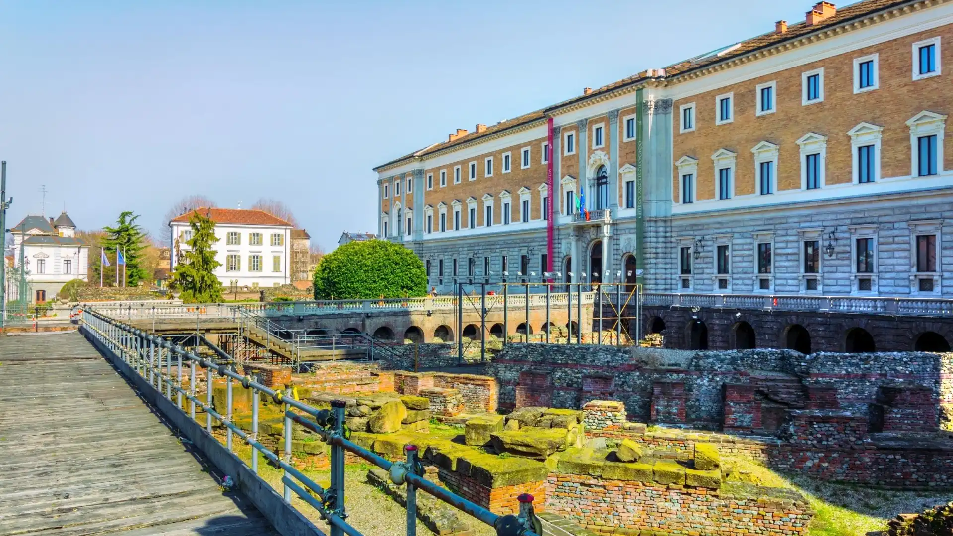 Hotels near Sabauda Gallery