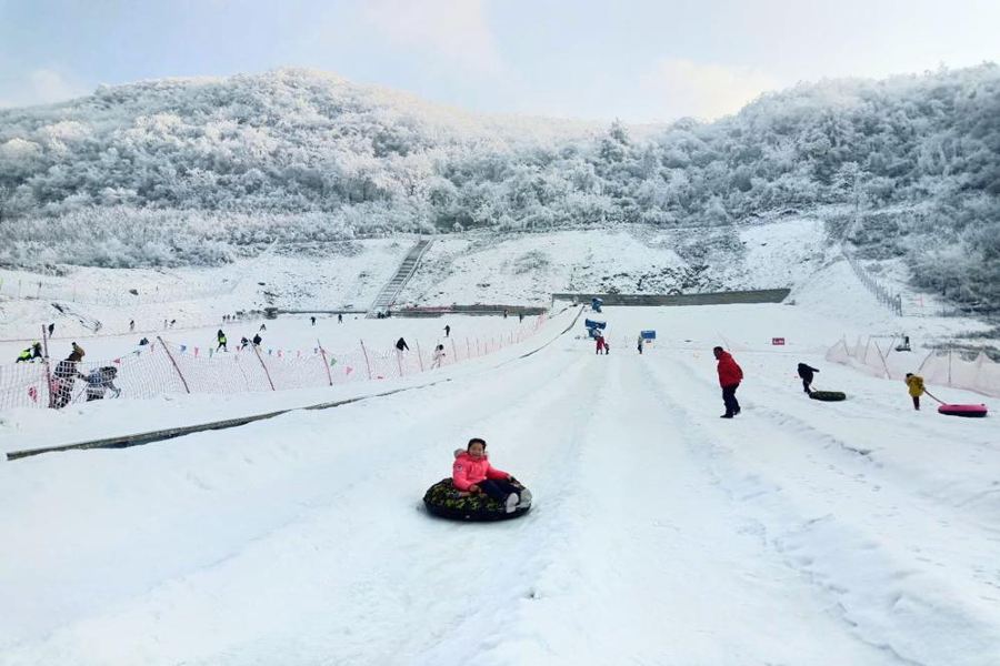 襄陽梅花寨雲海滑雪場
